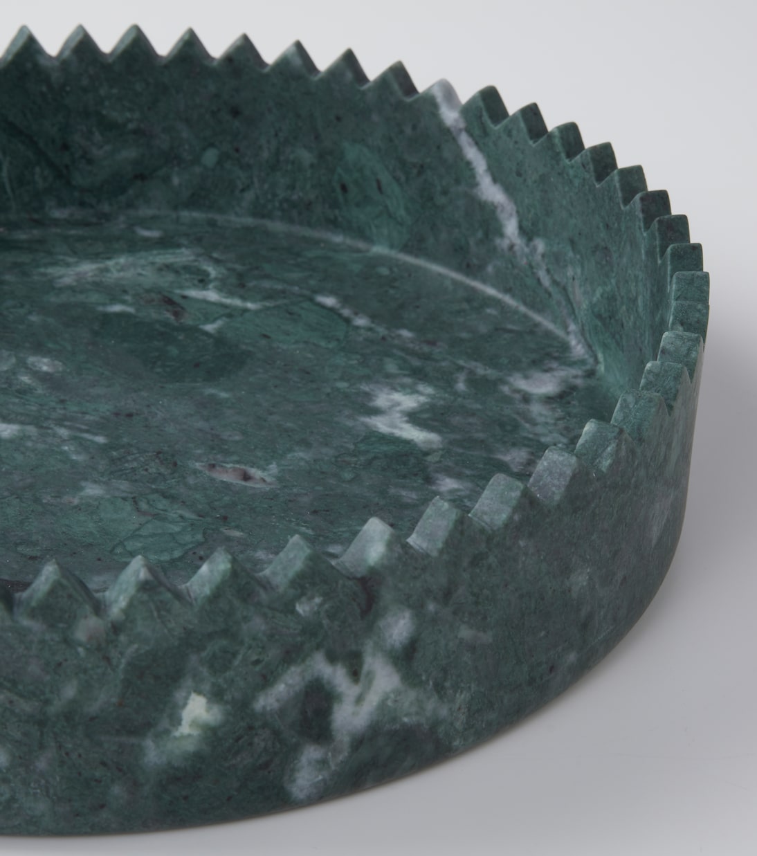 Triangoli marble centerpiece | Editions Milano
