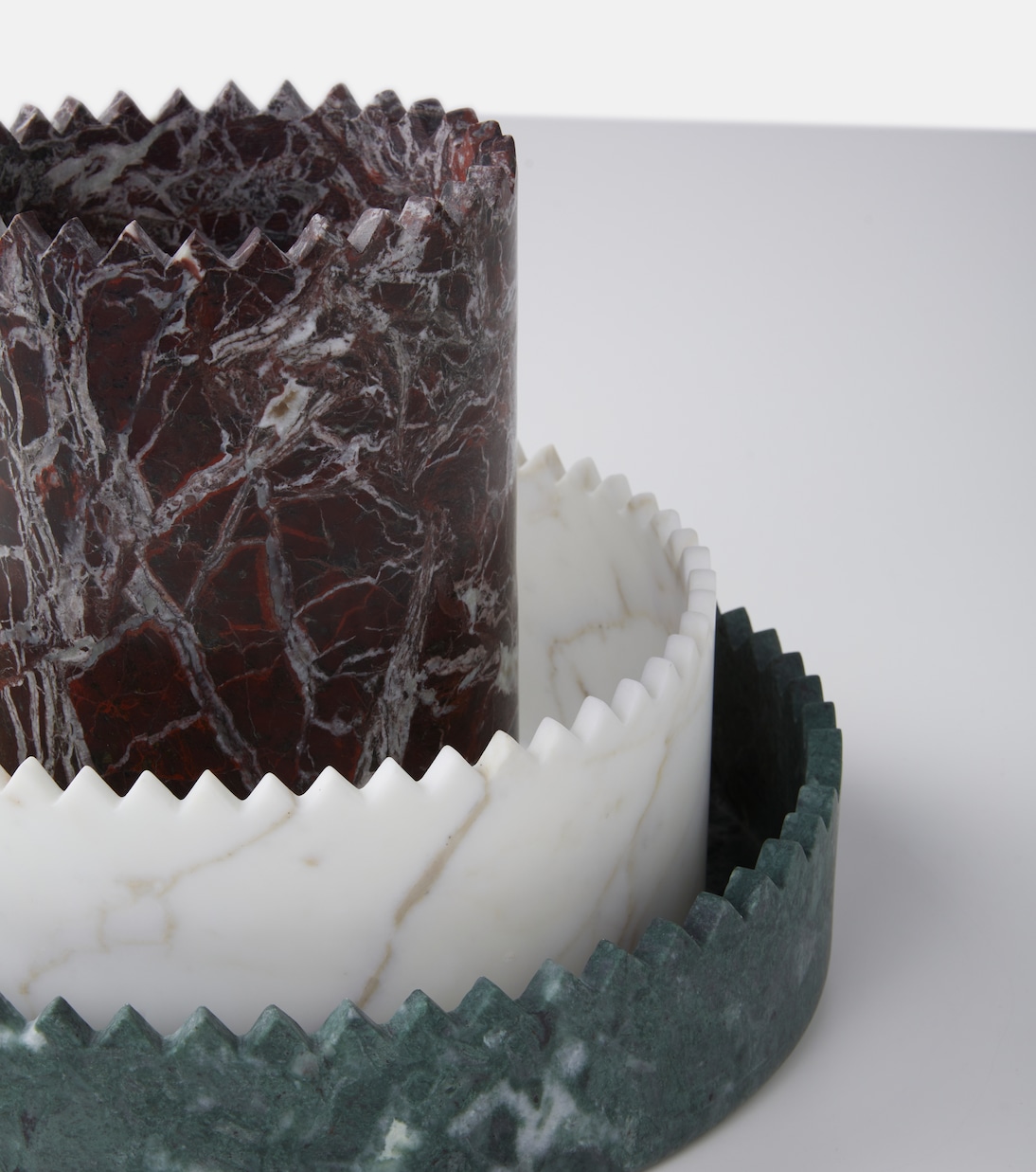 Triangoli marble centerpiece | Editions Milano