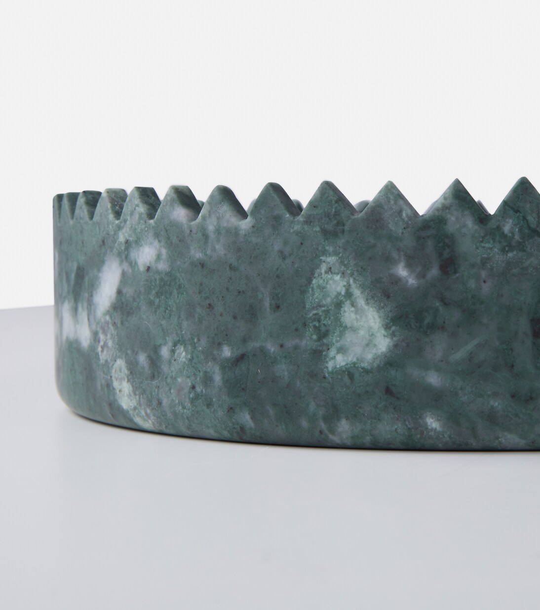 Triangoli marble centerpiece | Editions Milano