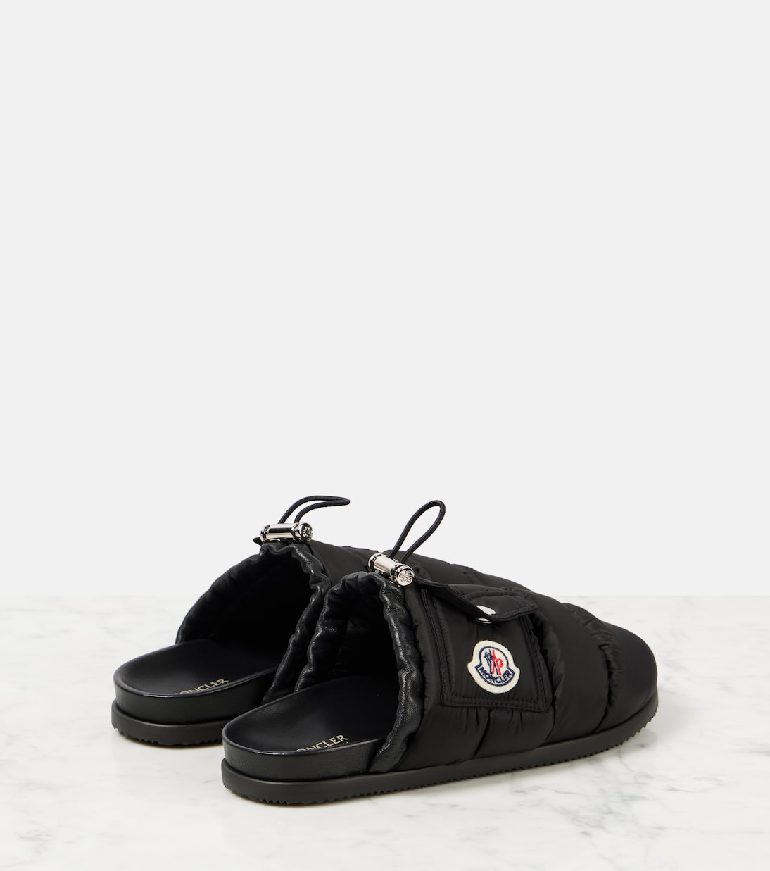 MONCLER Mocassini con dettagli in pelle per un look giovane e trendy