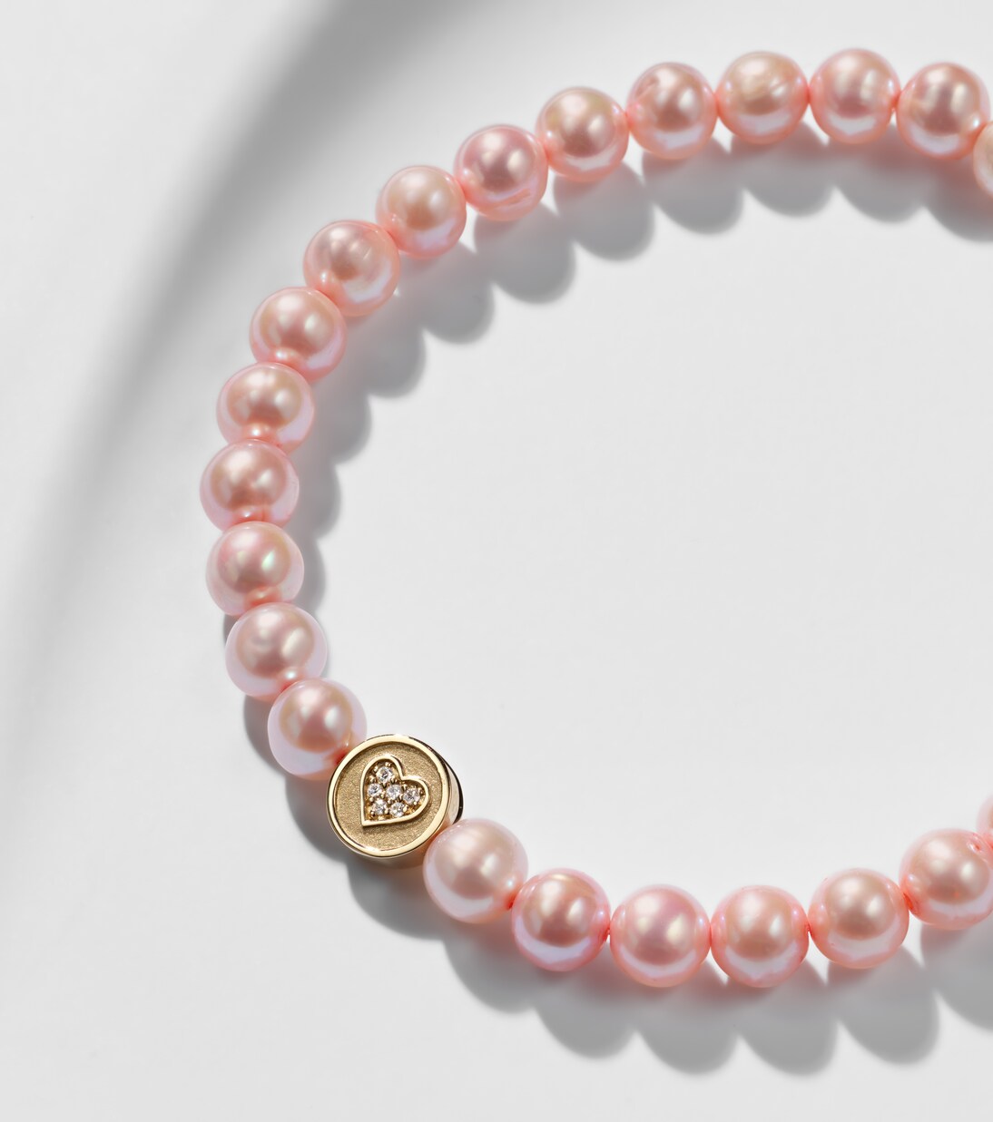 Pulsera Peace & Love de oro de 14 ct con perlas y diamantes | Sydney Evan