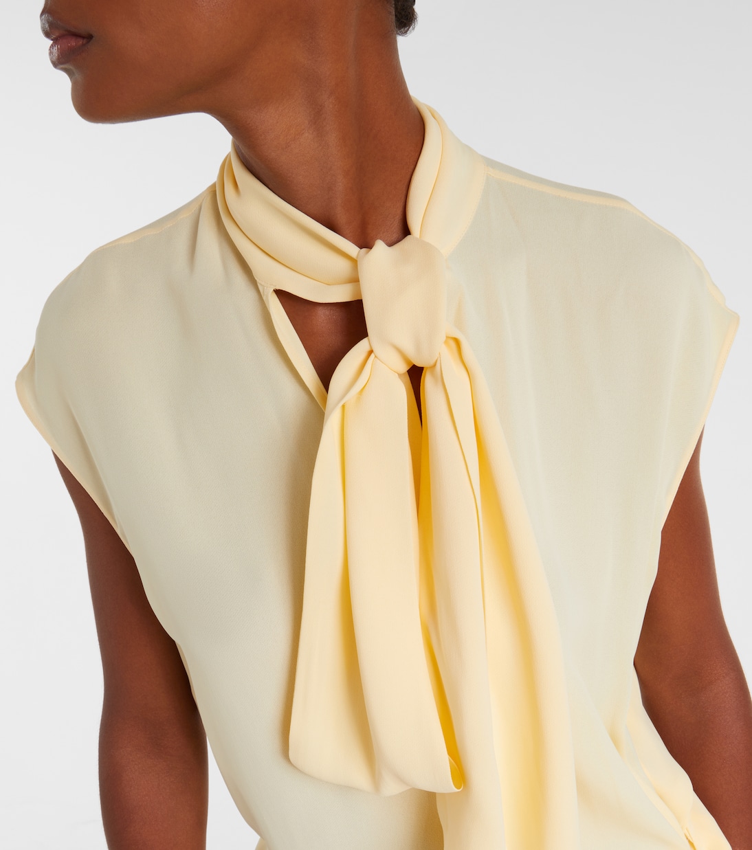 Asymmetric tie-neck blouse | Plan C