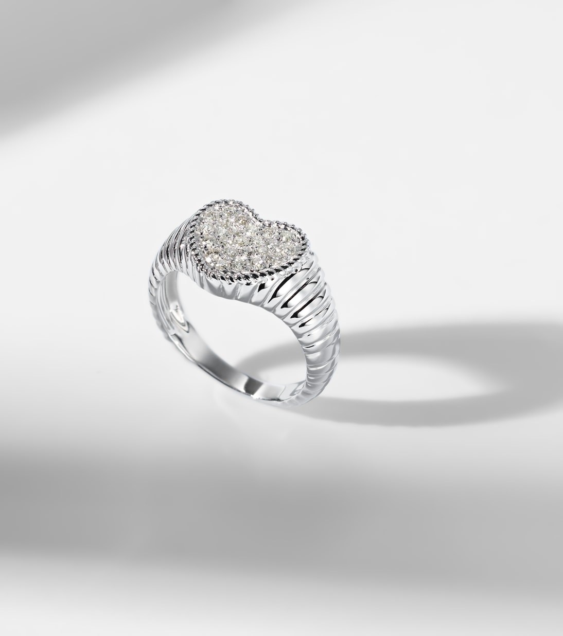 Pinky Ring Baby aus 9kt Weißgold mit Diamanten | Yvonne Léon