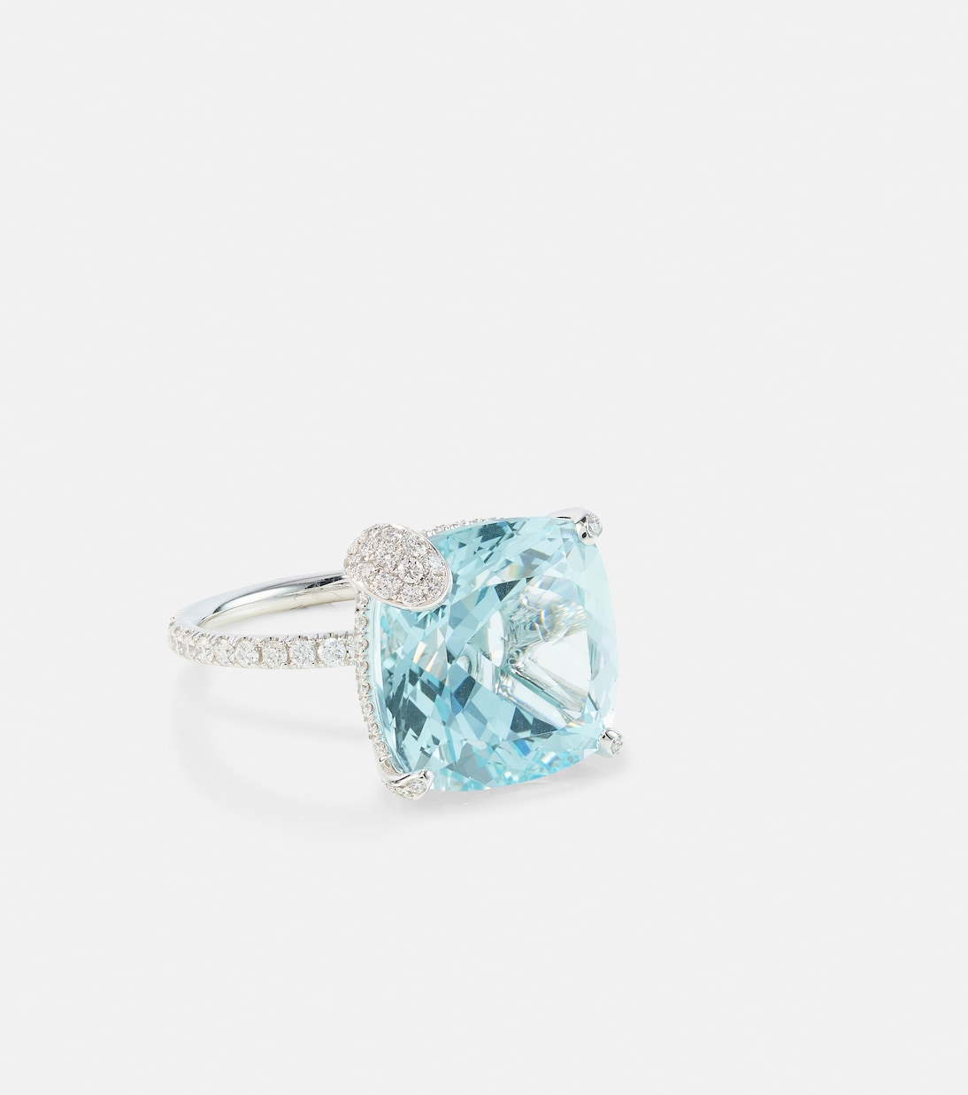 Anello Peekaboo in oro bianco 18kt con acquamarina e diamanti, gioielleria Bucherer per giovani stili.