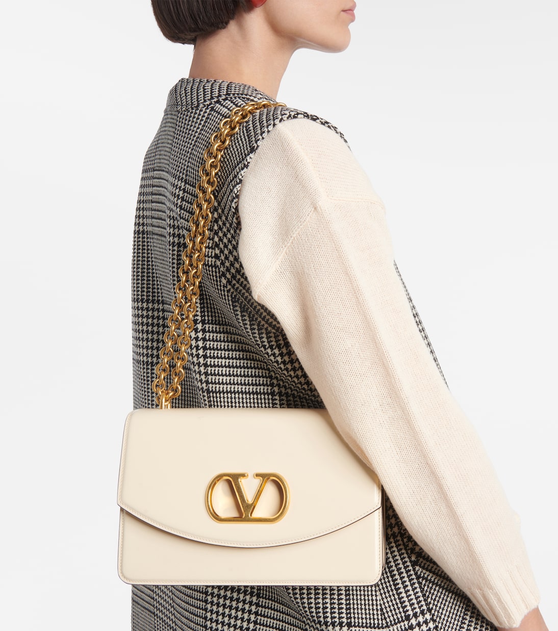 Vain Medium leather shoulder bag | Valentino Garavani