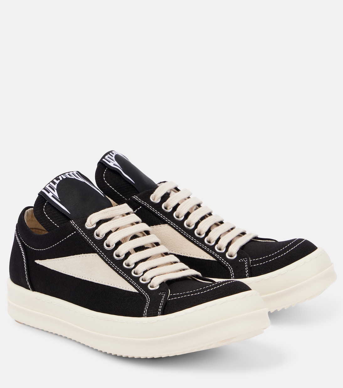 Scarpe da ginnastica in denim firmate Rick Owens per uno stile giovane e audace