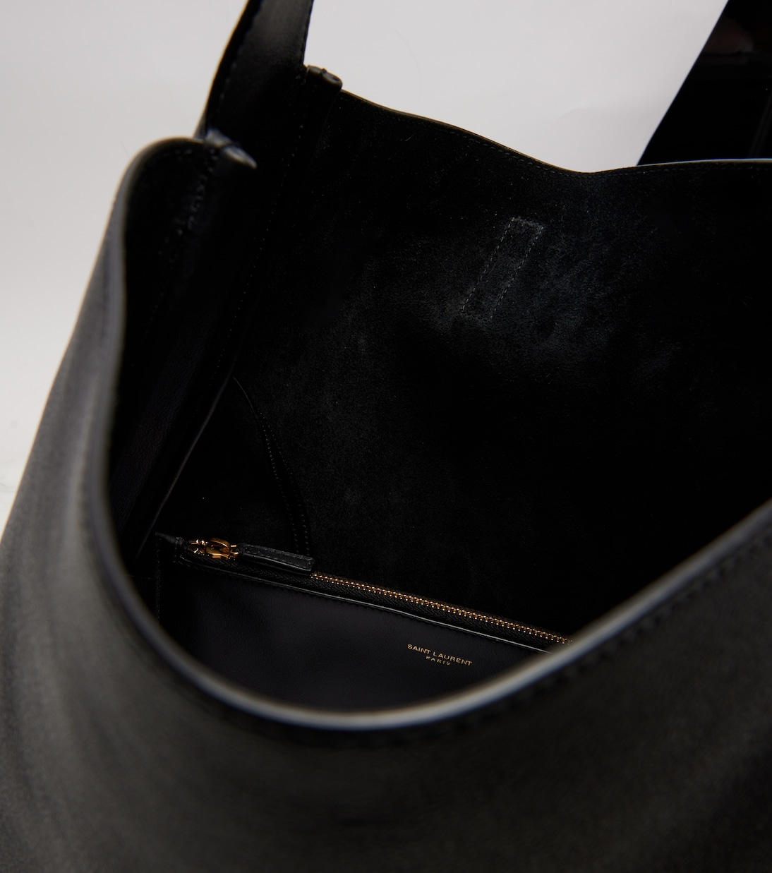 Le 5 à 7 Supple Large leather shoulder bag | Saint Laurent