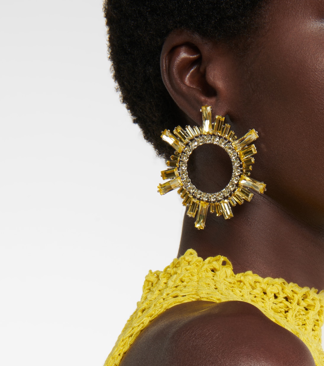 Boucles d’oreilles Begum à cristaux | Amina Muaddi