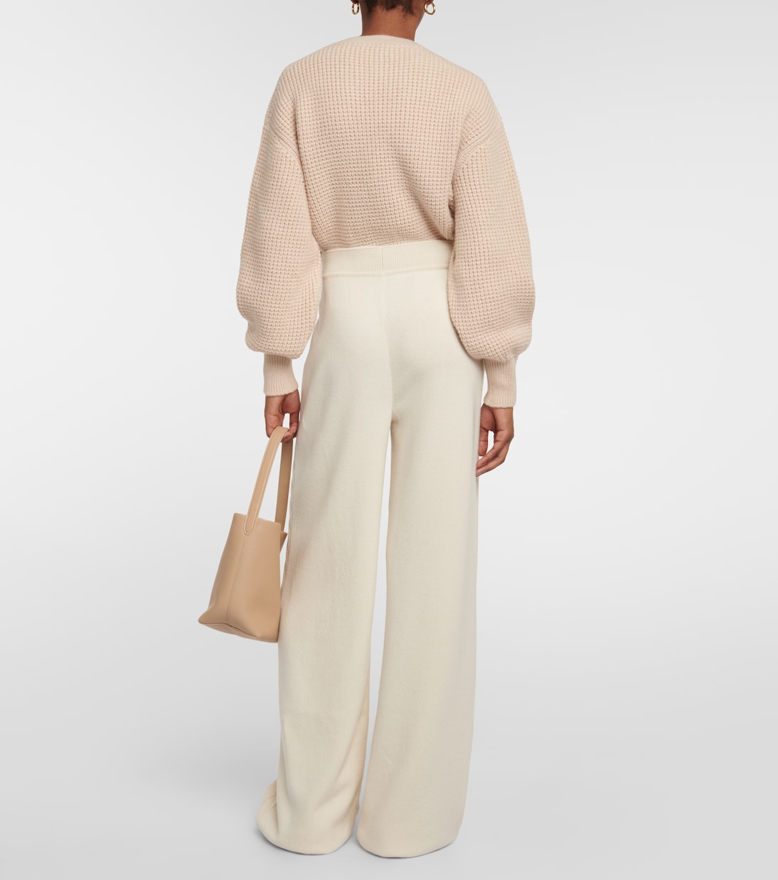 Pantalones Jóvenes de Cachemira Loro Piana, Corte Amplio y Alta Cintura