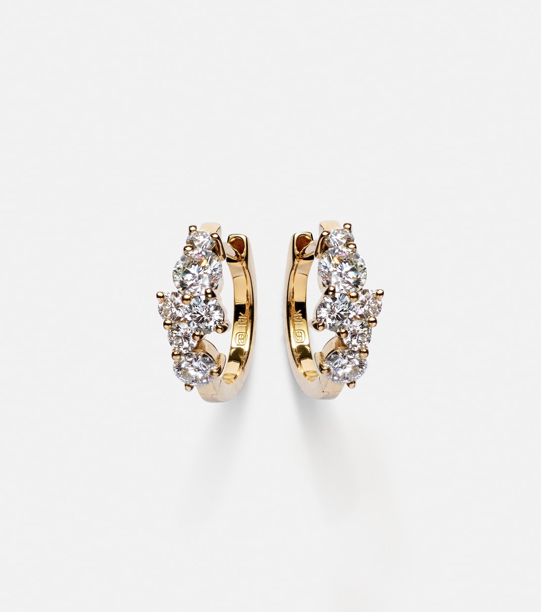 Orecchini Huggie in oro 14kt con diamanti - Eleganza giovane e moderna