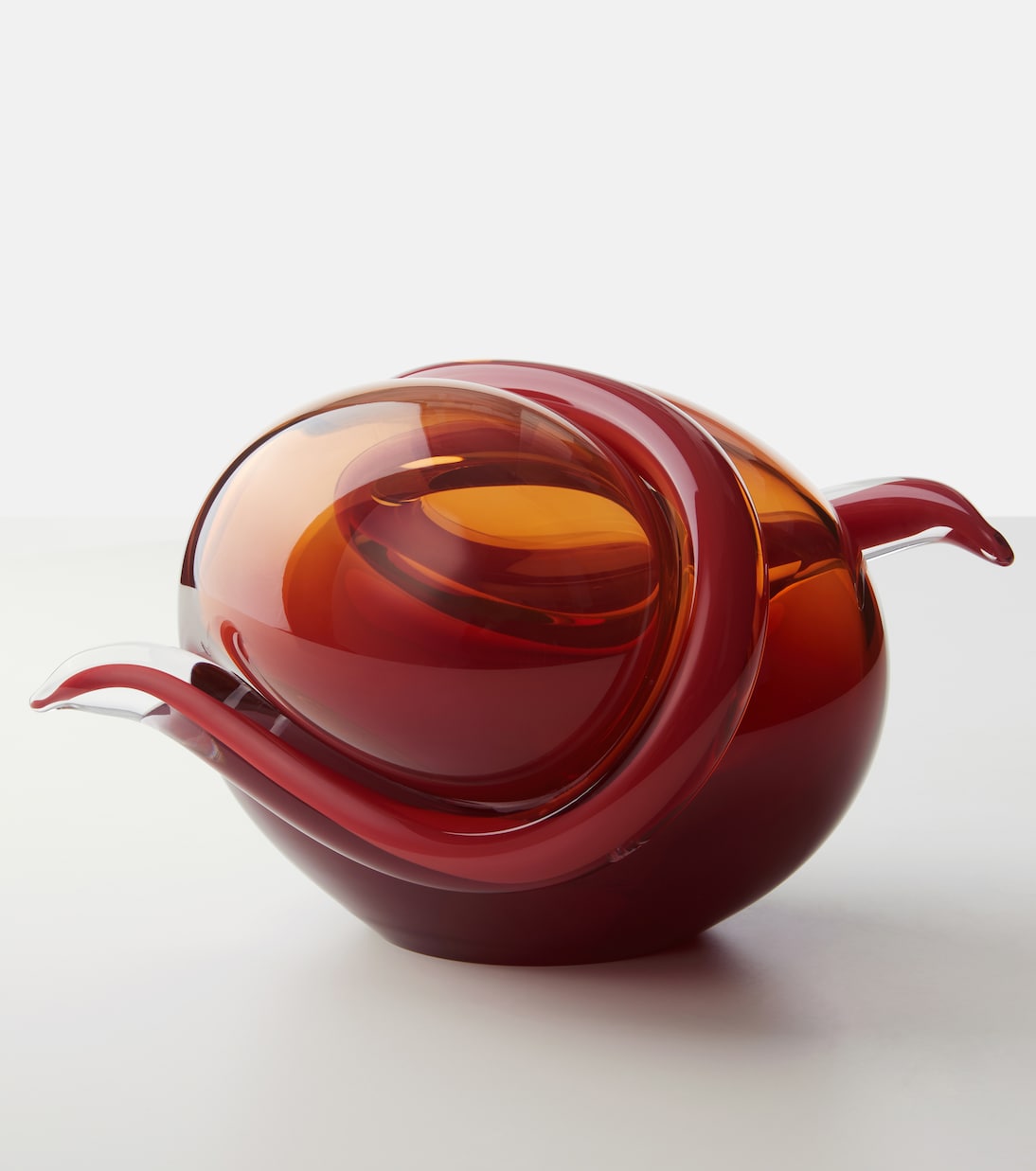 Vase Tension  | Alexa Lixfeld
