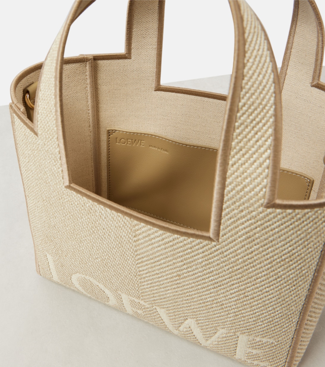 Tote Font Small aus Canvas | Loewe