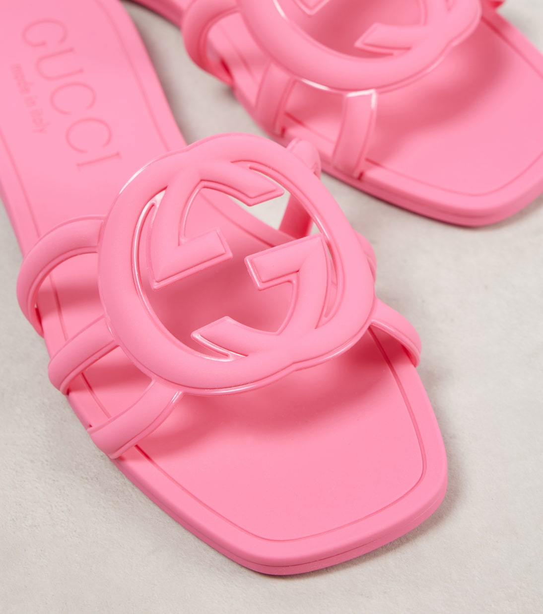 Interlocking G slides | Gucci