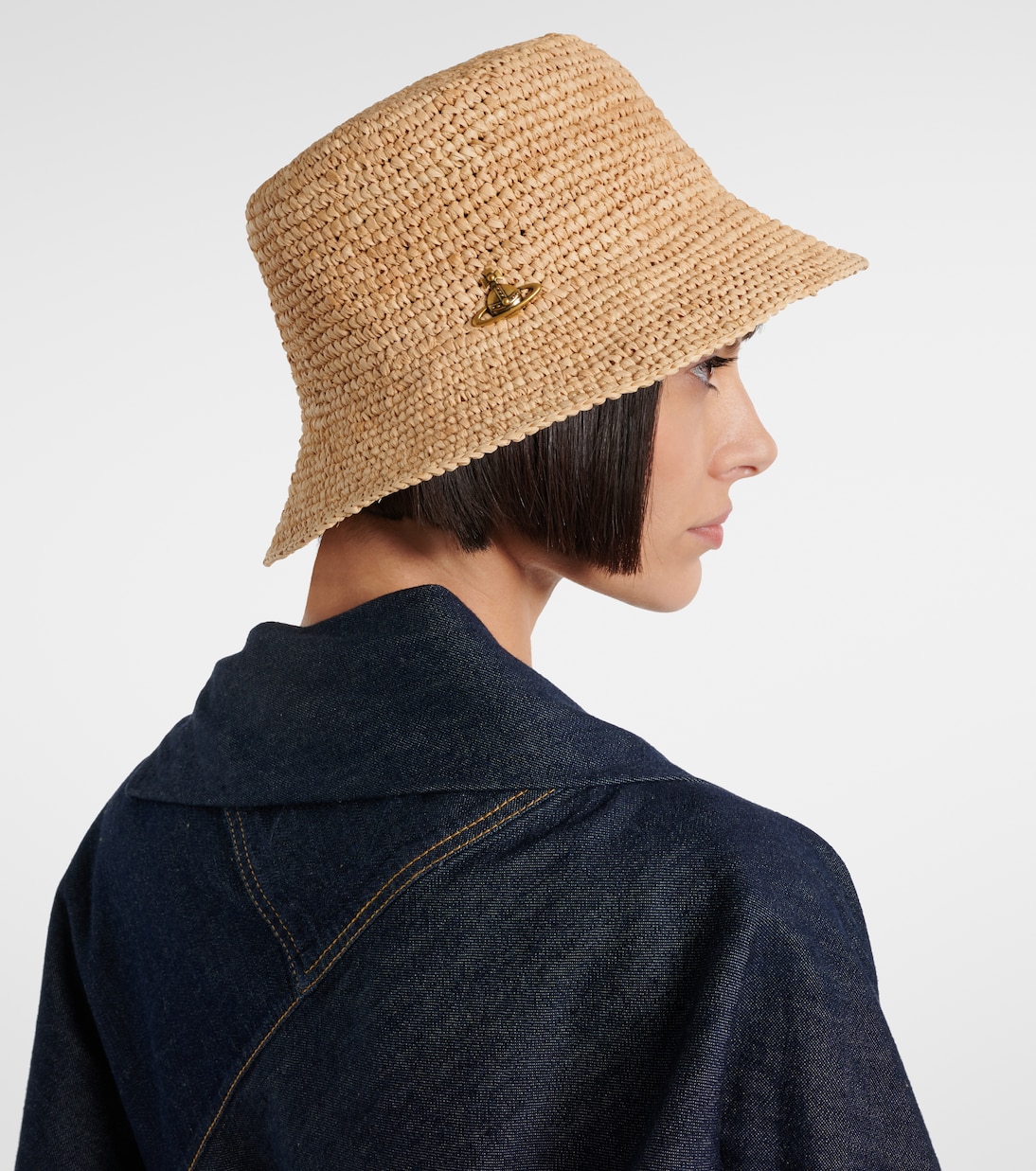 Cappello a secchiello in raffia VIVIENNE WESTWOOD Orb per stile giovane e trendy