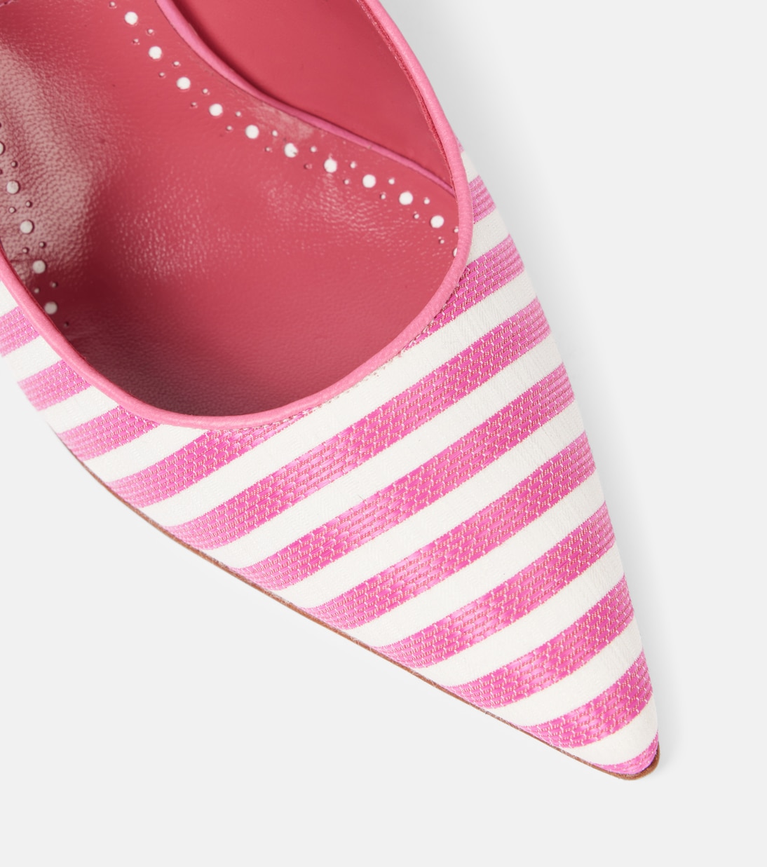 Scarpe con tacco Allurafia 90 a strisce, modello slingback di Manolo Blahnik per giovani fashionisti