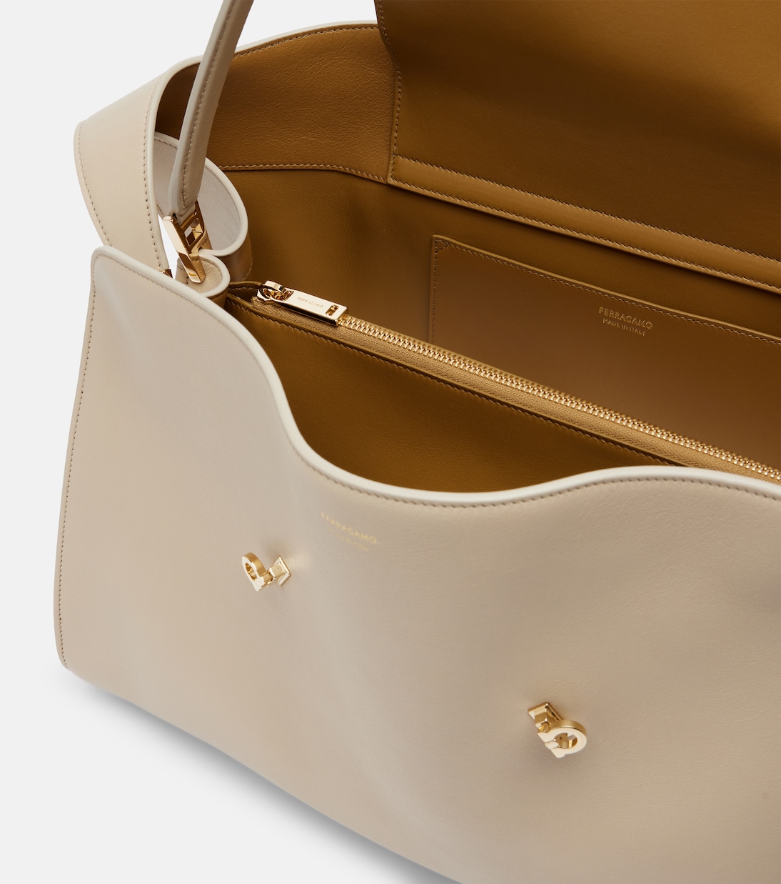 Bolso Hug Large de piel | Ferragamo