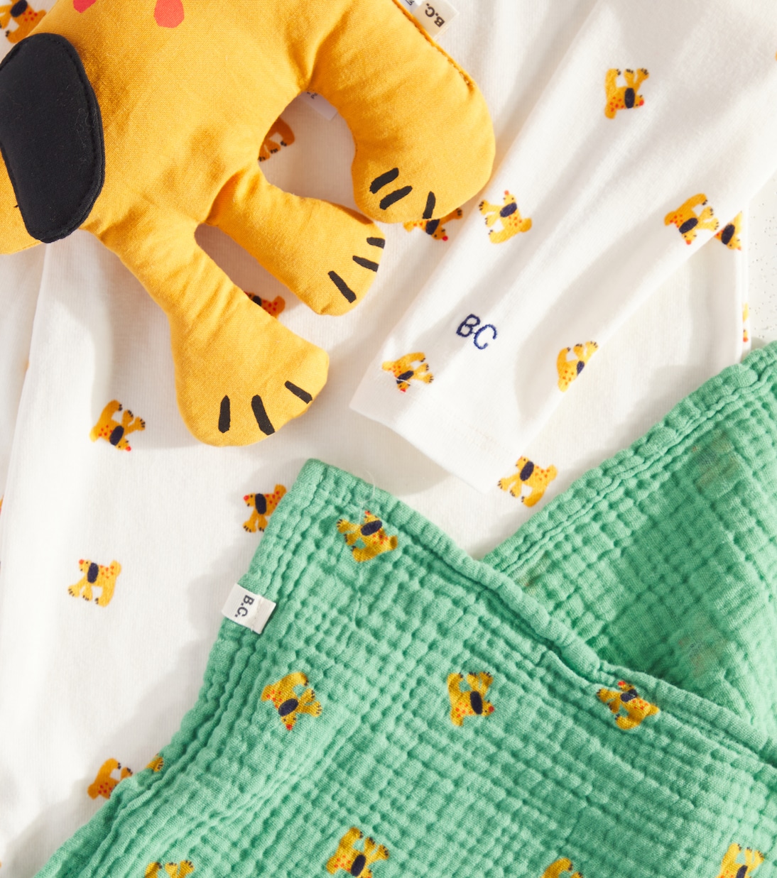 Baby Set aus Strampler, Musselintuch und Kuscheltier | Bobo Choses