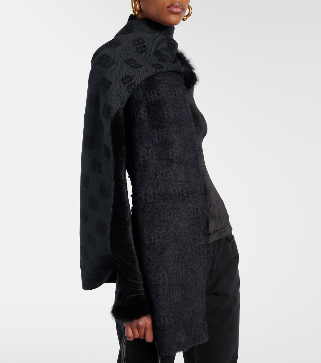 Sciacca in lana mista BALENCIAGA BB, stile giovane e moderno