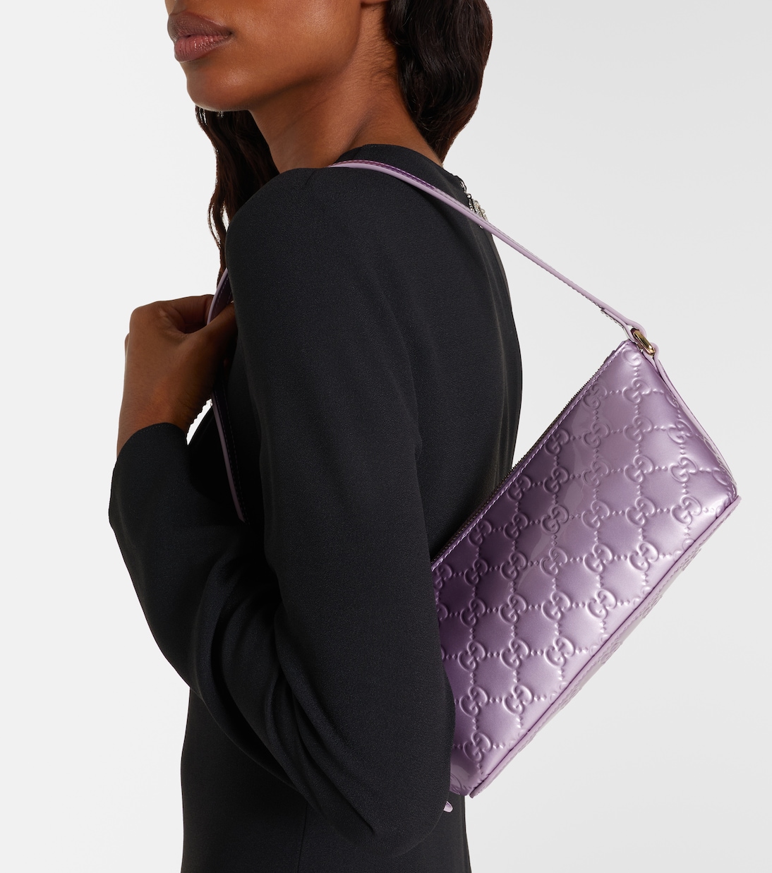 Bolso al hombro GG Emblem Mini de charol | Gucci