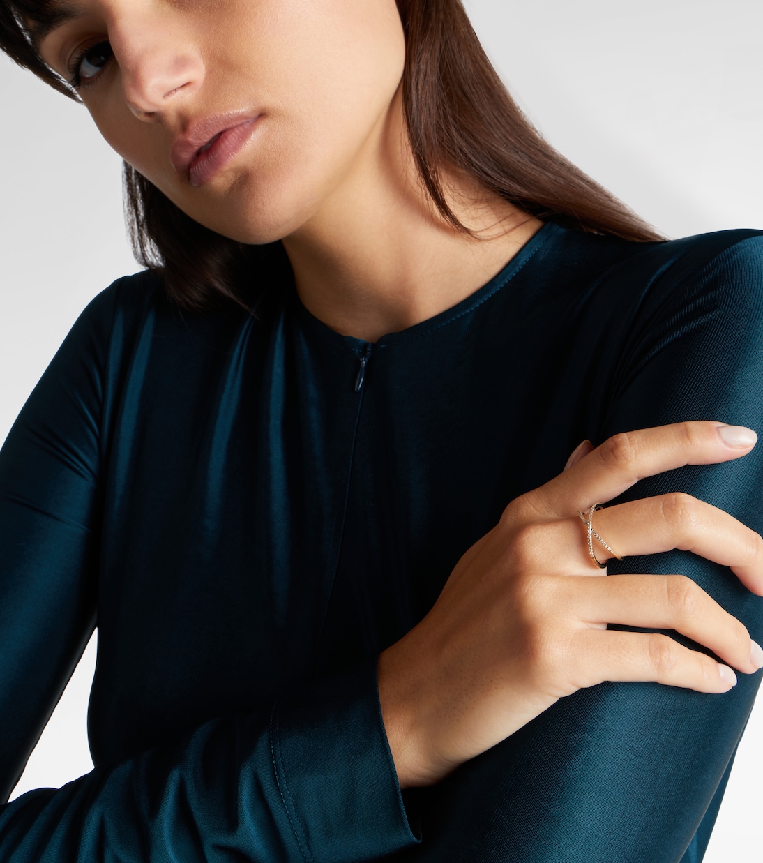 Ring X aus 10kt aus Gelbgold mit Diamanten | Stone and Strand