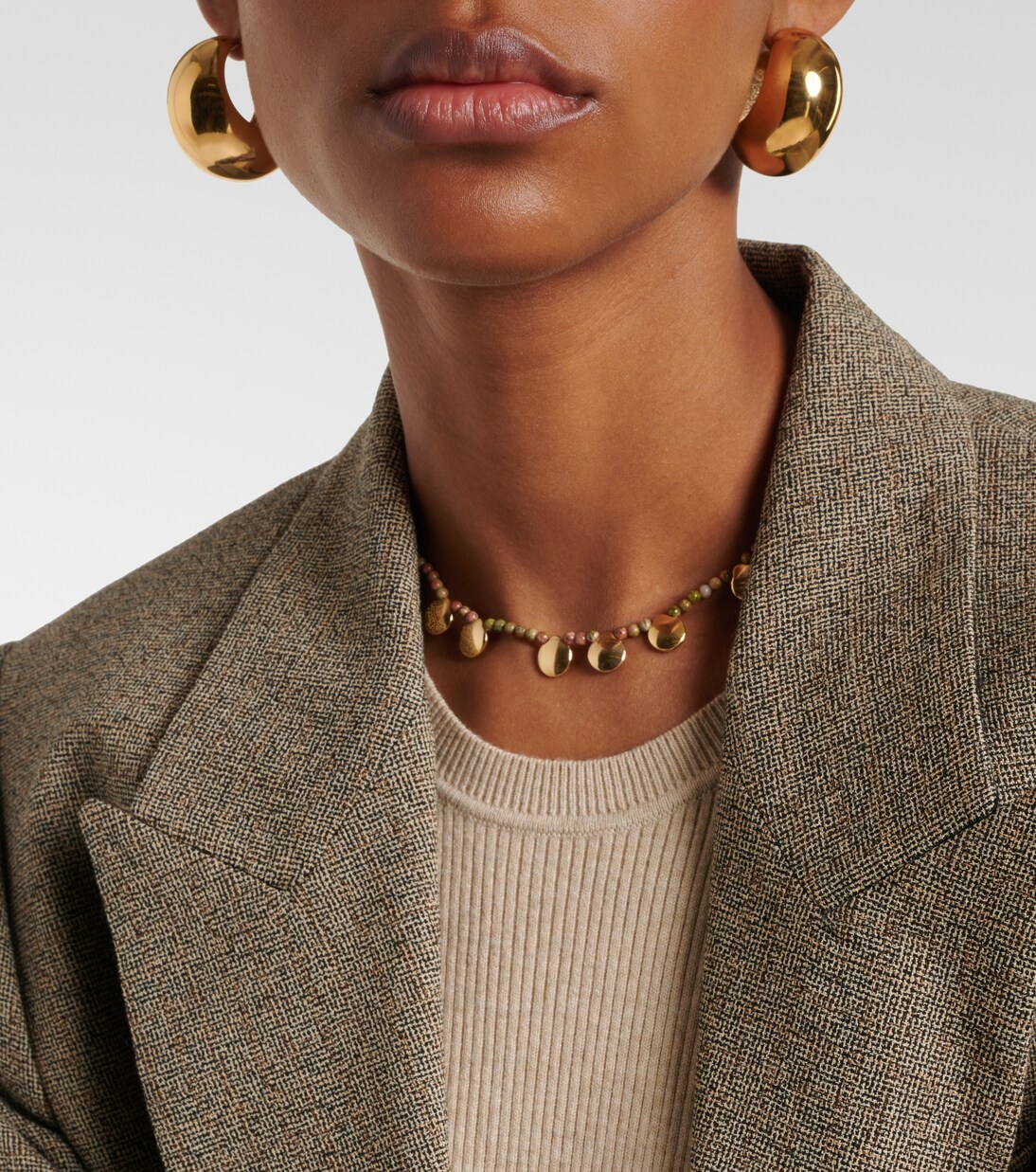 Collana choker con dettagli decorativi firmata Isabel Marant per uno stile giovane e audace