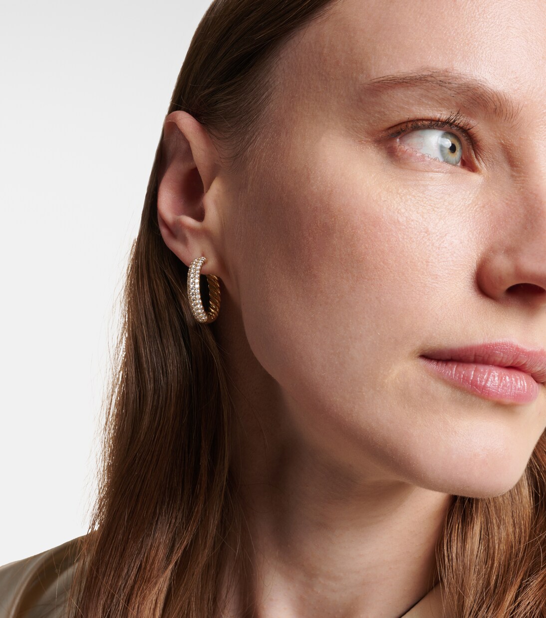 Orecchini a cerchio in oro 18kt Mercer™ di DAVID YURMAN con diamanti, stile giovane e moderno