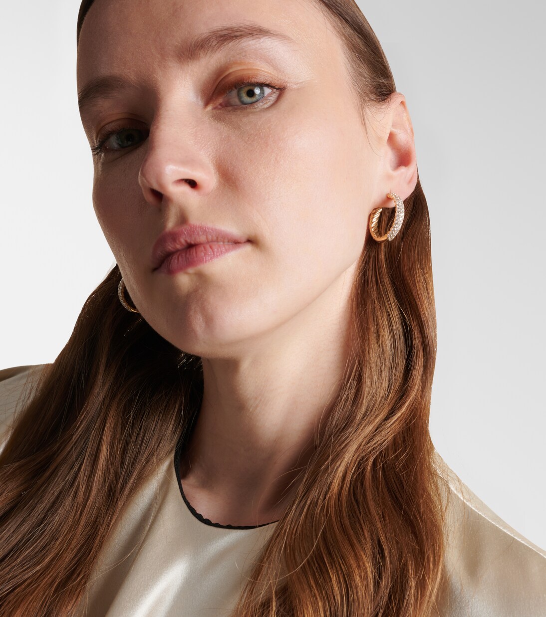 Orecchini a cerchio in oro 18kt Mercer™ di DAVID YURMAN con diamanti, stile giovane e moderno