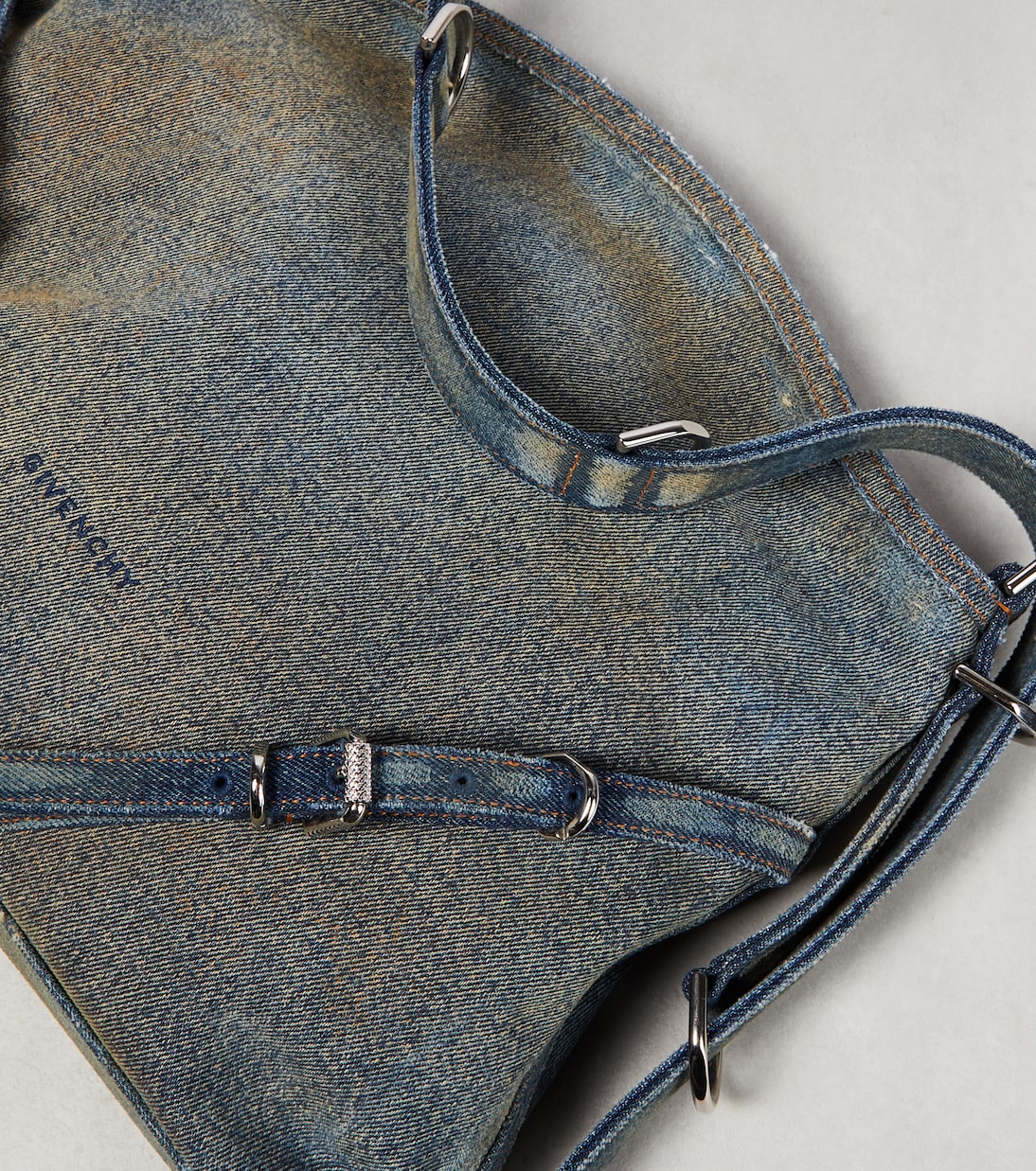 Borsa a spalla Voyou Medium in denim | Givenchy