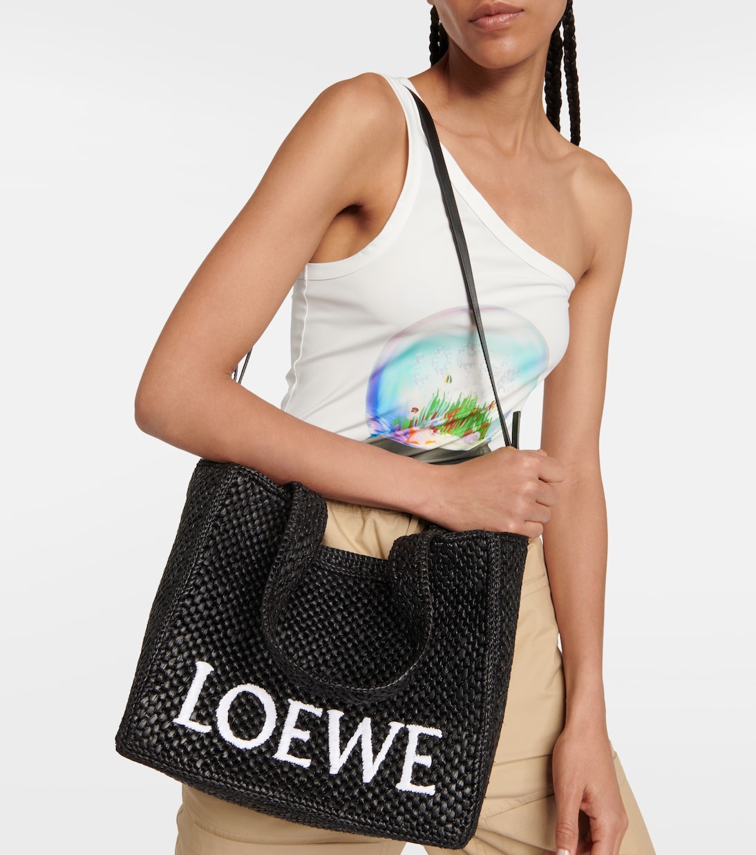 Tote Medium Paula's Ibiza de rafia con logo | Loewe