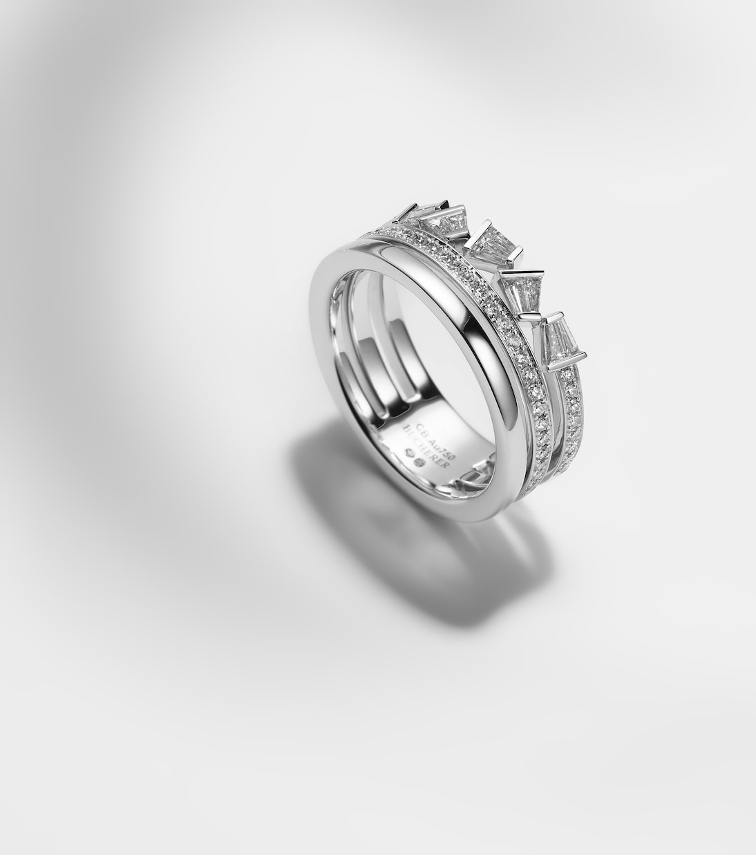 Anello in oro bianco 18kt con diamanti, gioiello esclusivo per giovani trendsetter