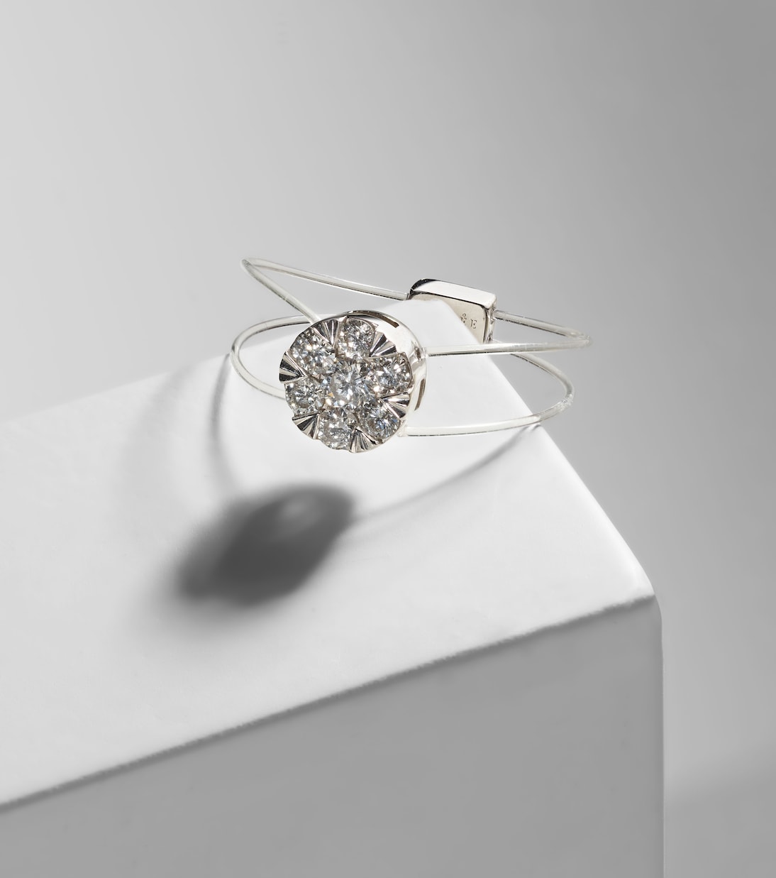 Bague Floating en or blanc 18 ct et diamant | Persée