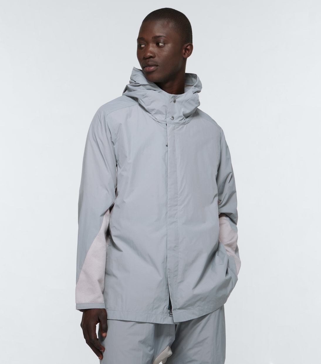 Chaqueta técnica A-Type con capucha | Byborre