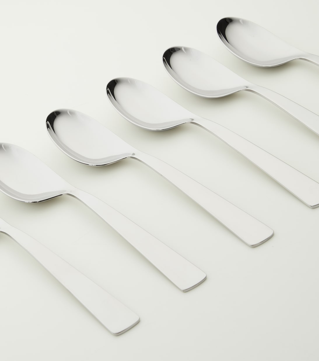 Gio Ponti Conca 24-piece utensils set | Sambonet