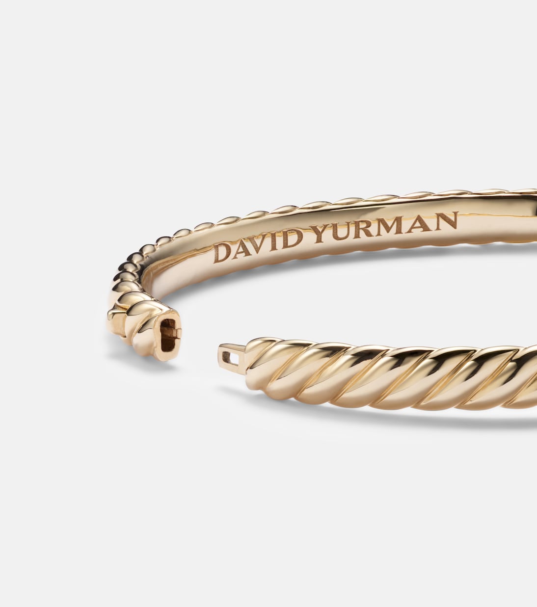 Sculpted Cable Buckle 18kt gold bracelet with diamonds | David Yurman