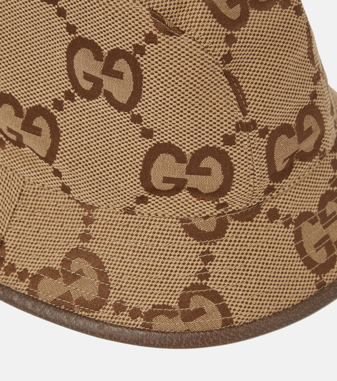 Cappello a secchiello in tessuto GG Supreme di GUCCI per uno stile giovane e trendy