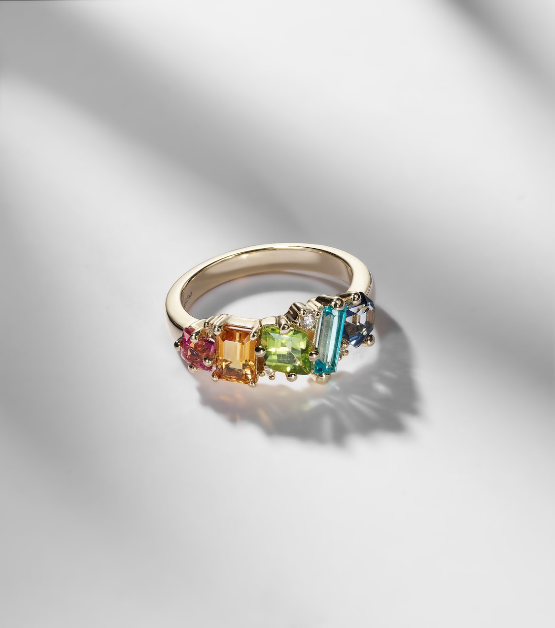 Anello Glimmer Nadima in oro 14kt con topazio, citrino e diamanti, design giovane e raffinato di SUZANNE KALAN