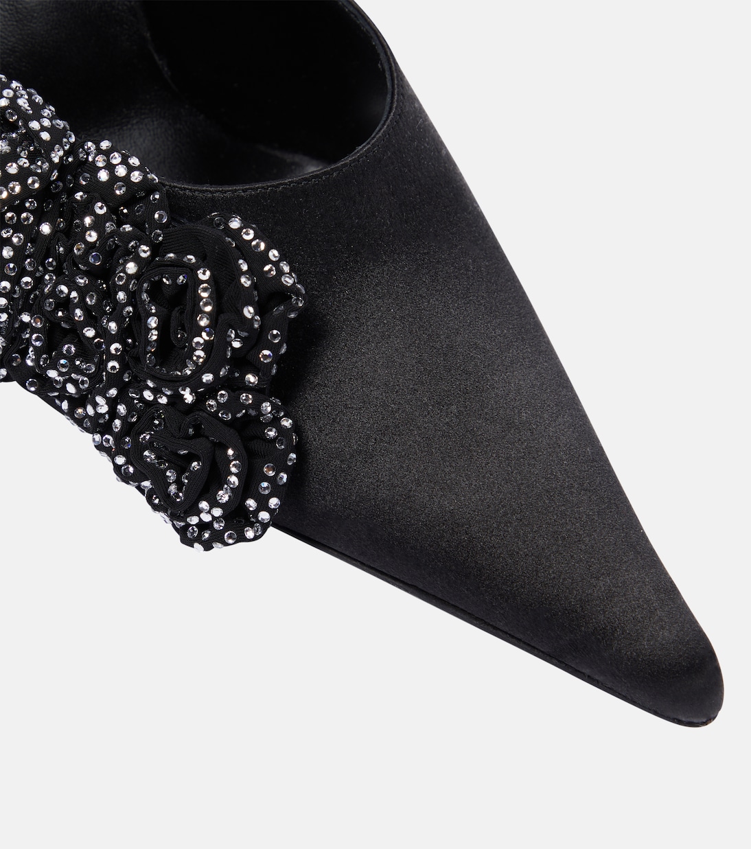 Mules de satén con aplique floral | Magda Butrym