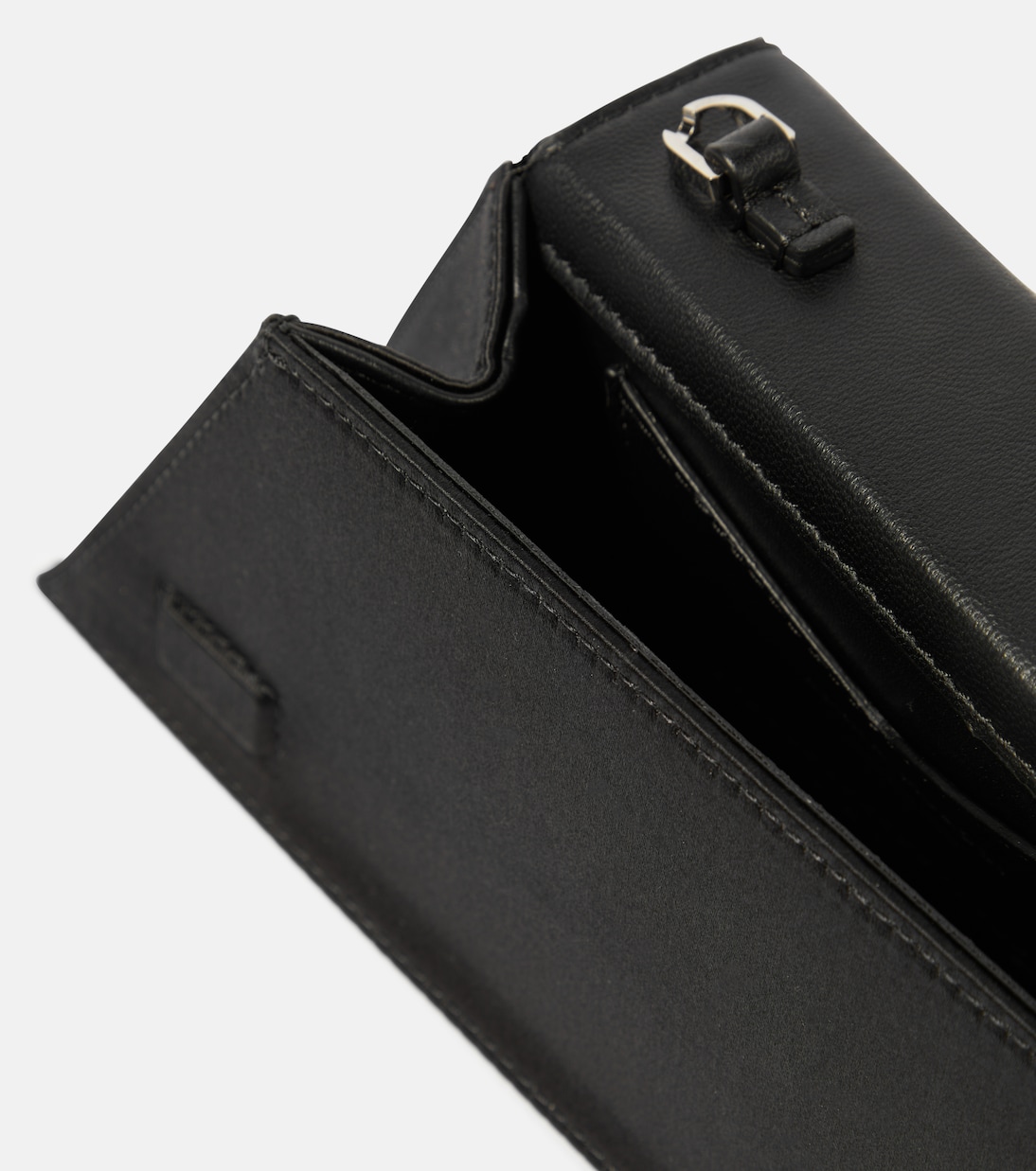 Pochette Superamini Yigit en satin | Amina Muaddi