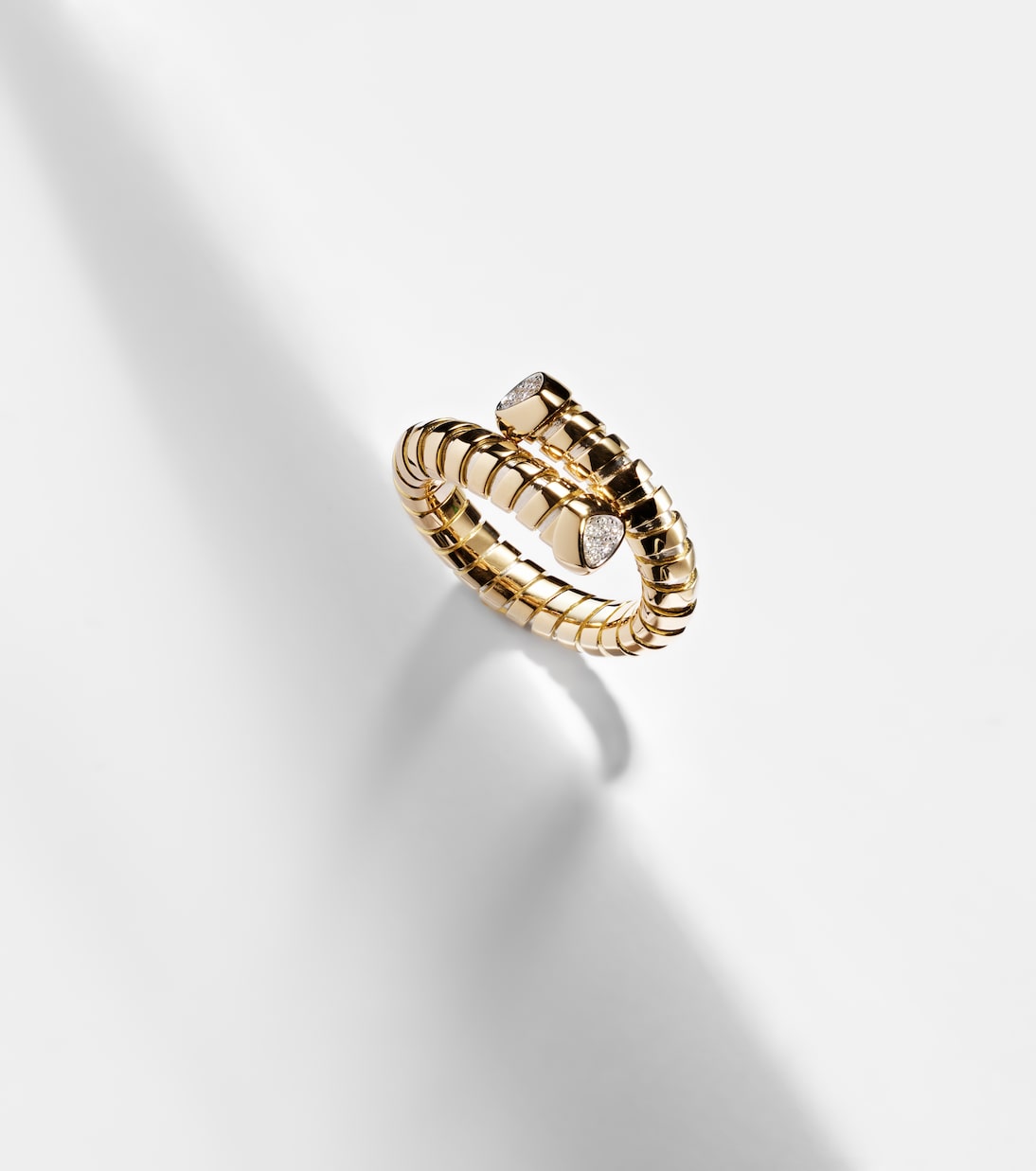 Anello in oro 18kt Trisolina MARINA B con diamanti, gioiello chic per giovani