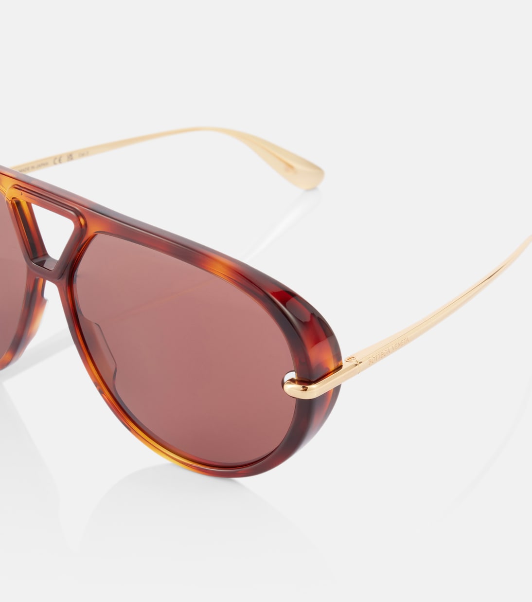 Occhiali da sole aviator Bottega Veneta: stile giovanile italiano