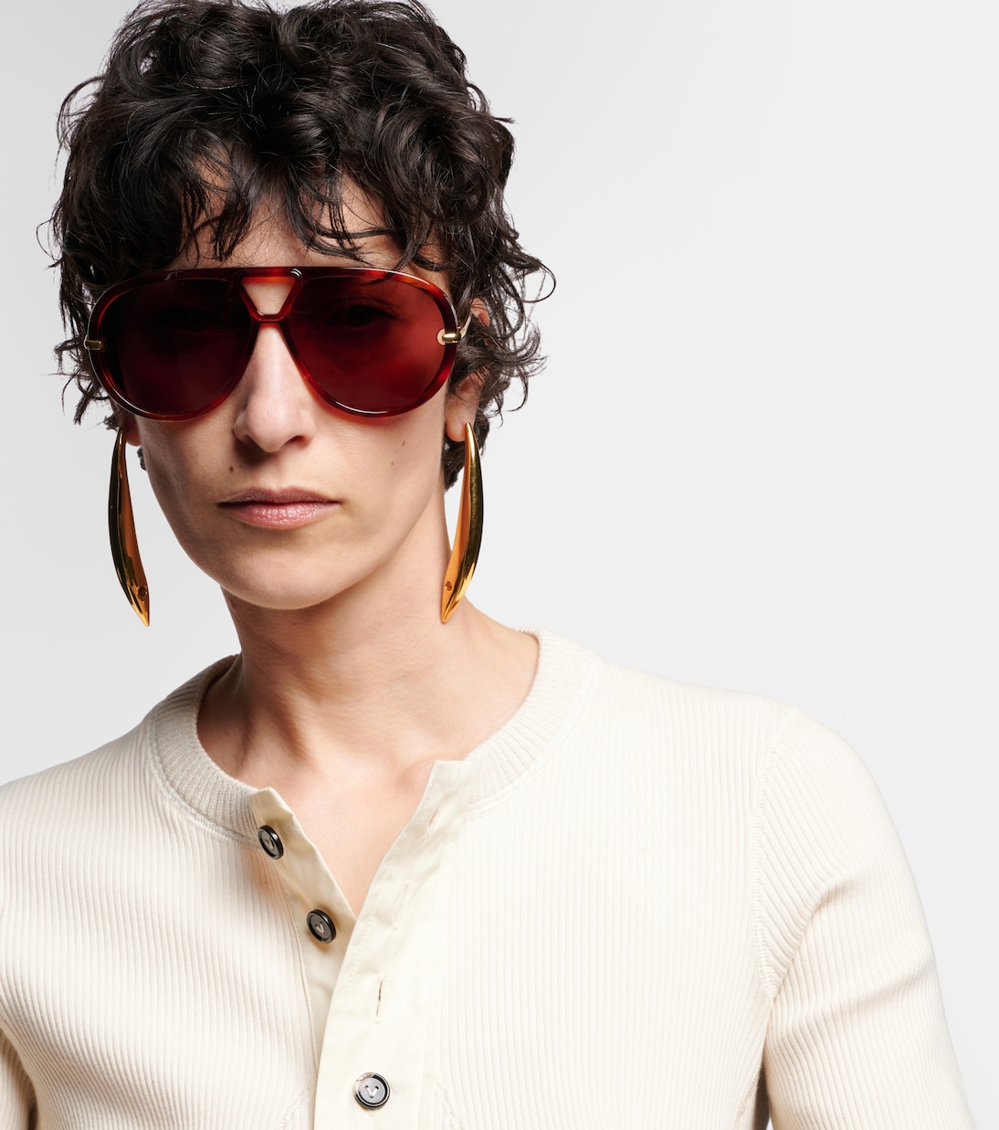 Occhiali da sole aviator Bottega Veneta: stile giovanile italiano