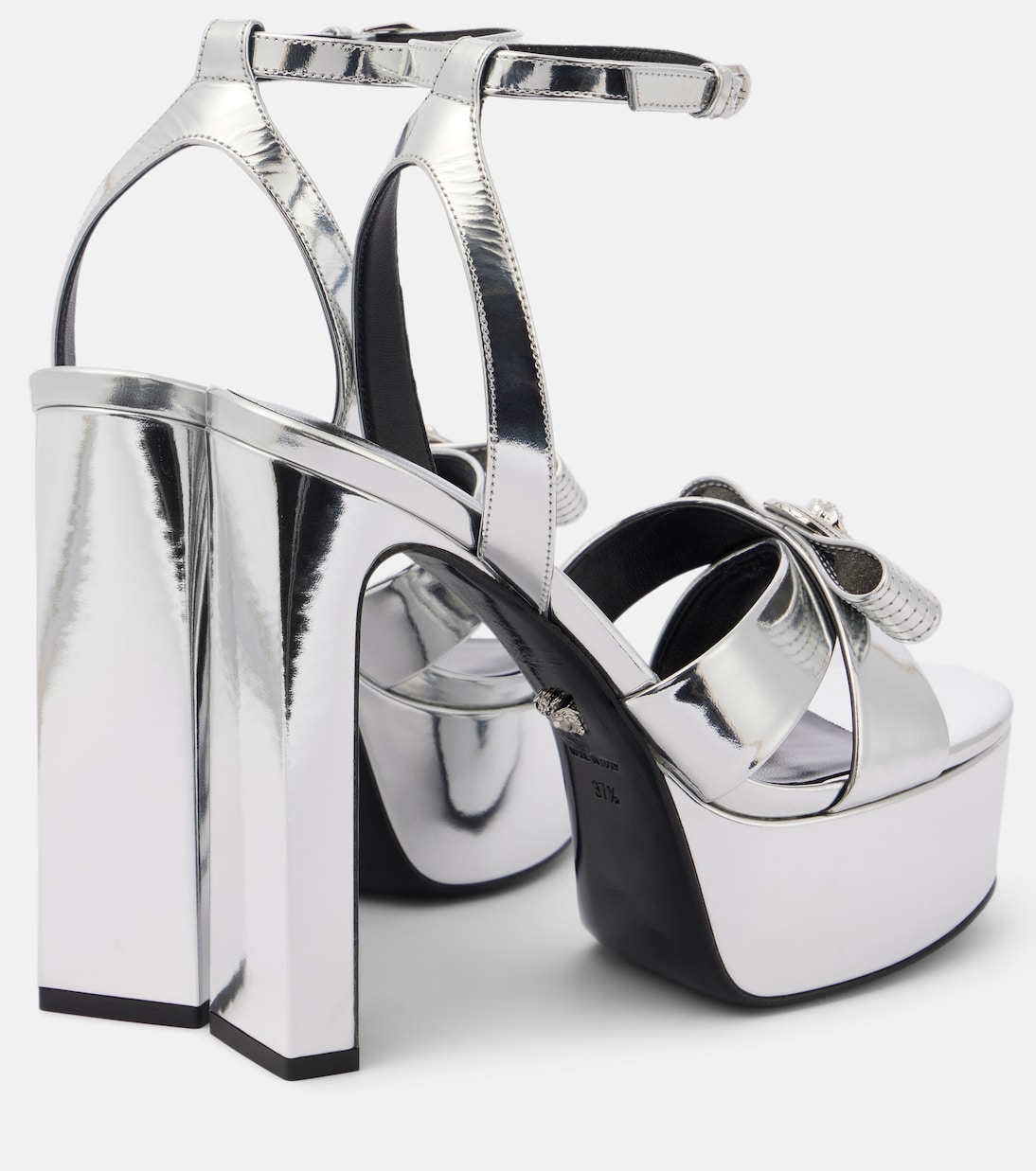 Sandali in pelle metallizzata con nastro VERSACE Gianni, modello 140 per giovani trendy