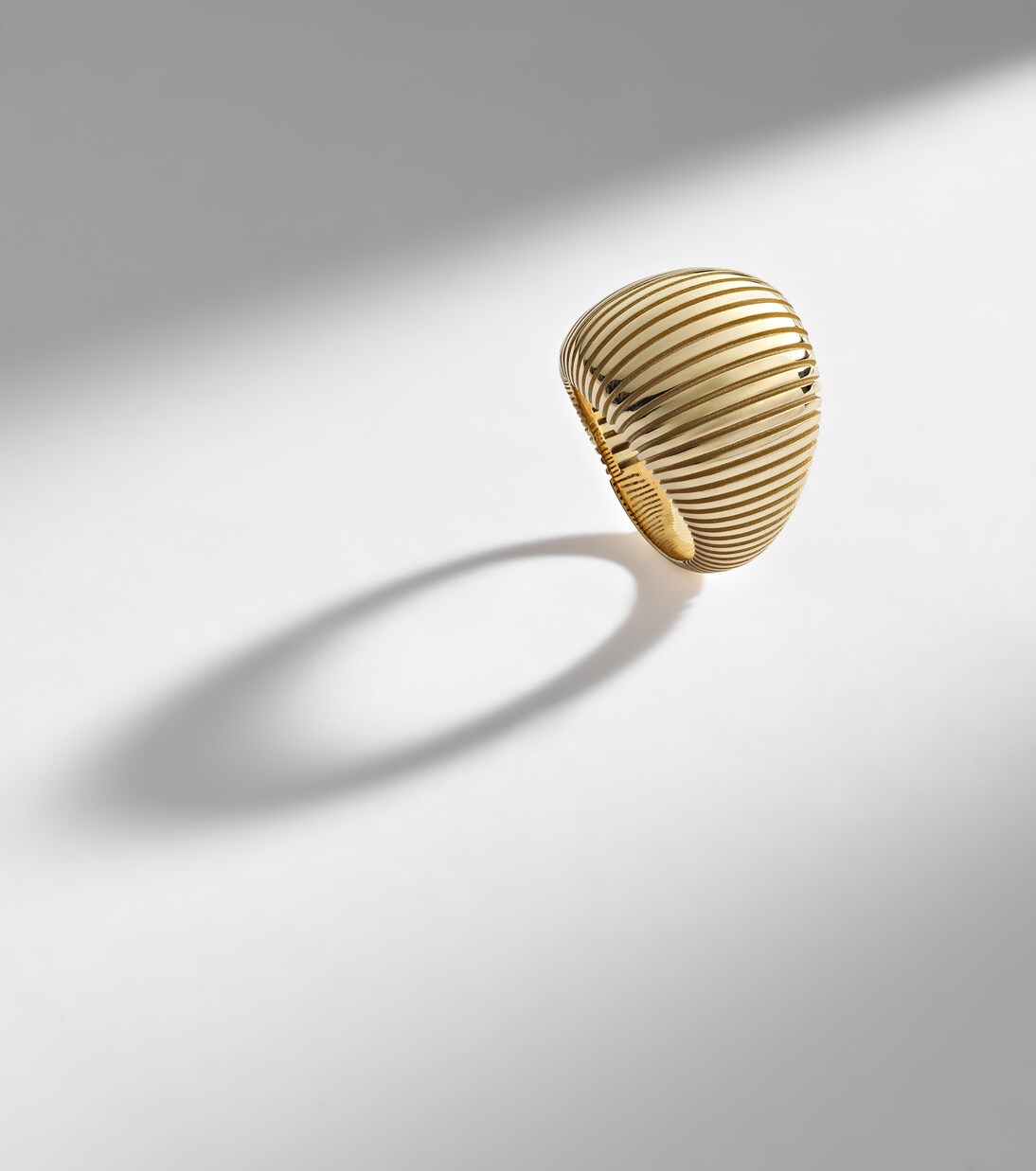 Isla Bombé 18kt gold ring | Pamela Zamore