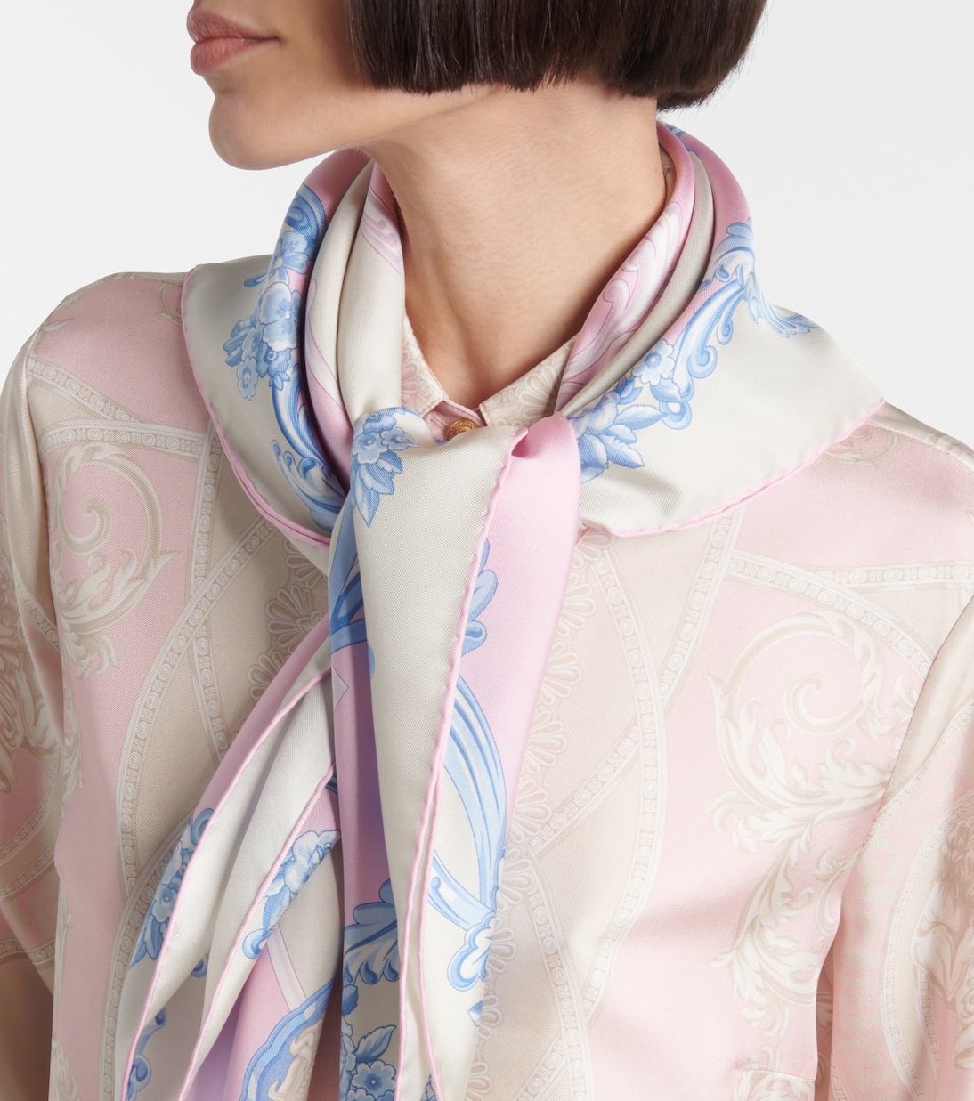 Foulard in Seta Stampa Cameo VERSACE per Giovani Stilisti