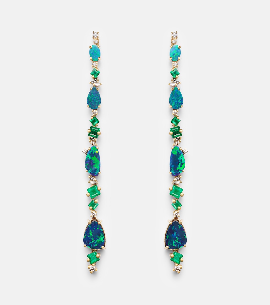Ohrringe aus 18kt Gelbgold mit Diamanten, Smaragden und Opal | Suzanne Kalan