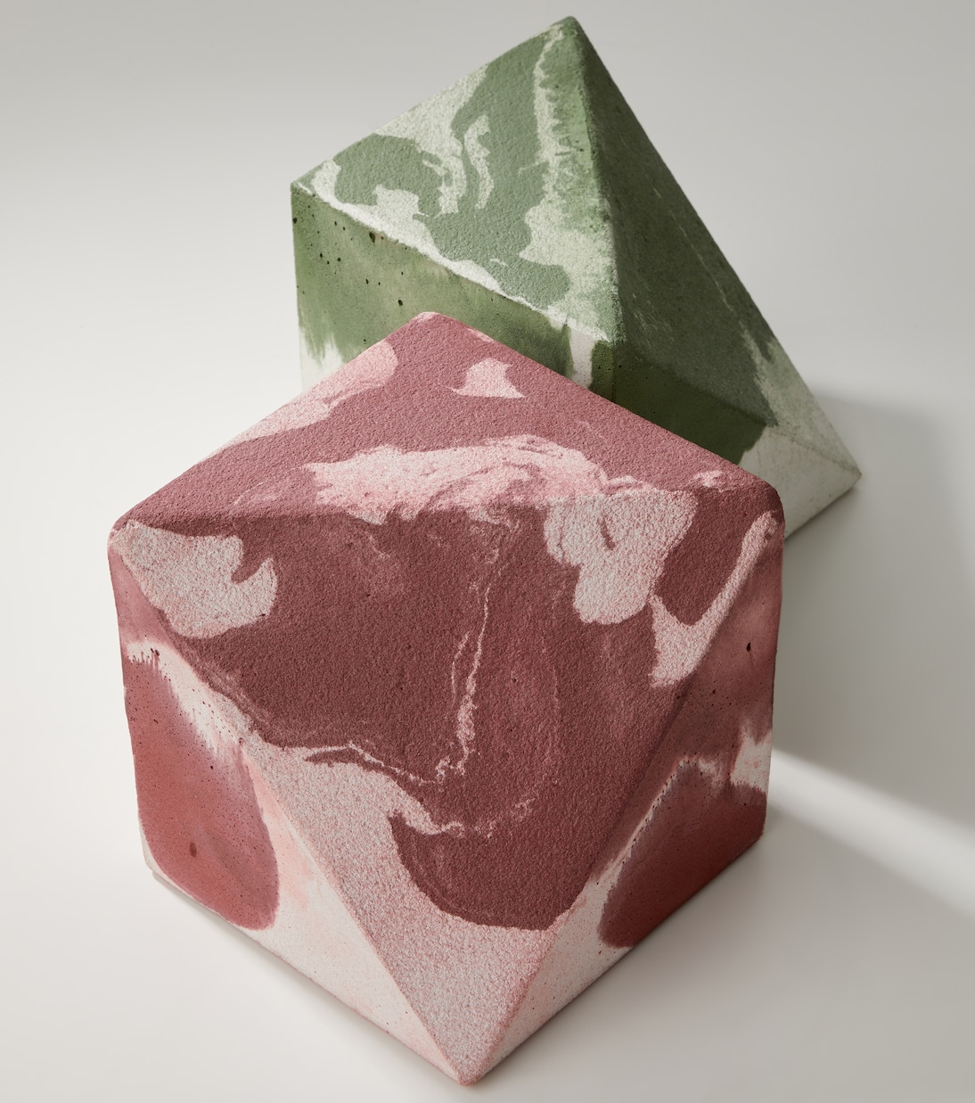 Concrete bookend | Michaël Verheyden