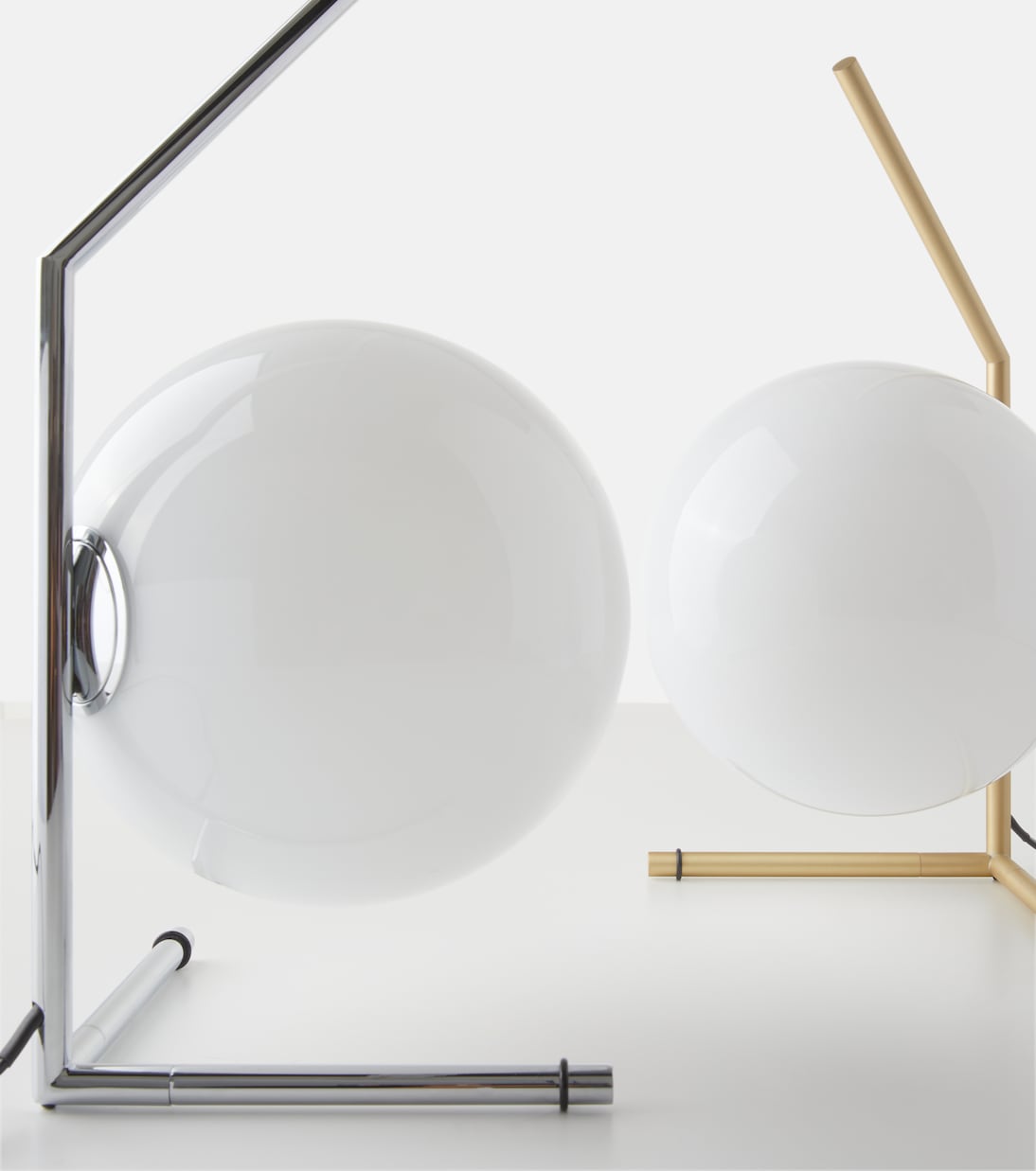 IC Lights Table 1 Low table lamp by Michael Anastassiades, US plug | Flos