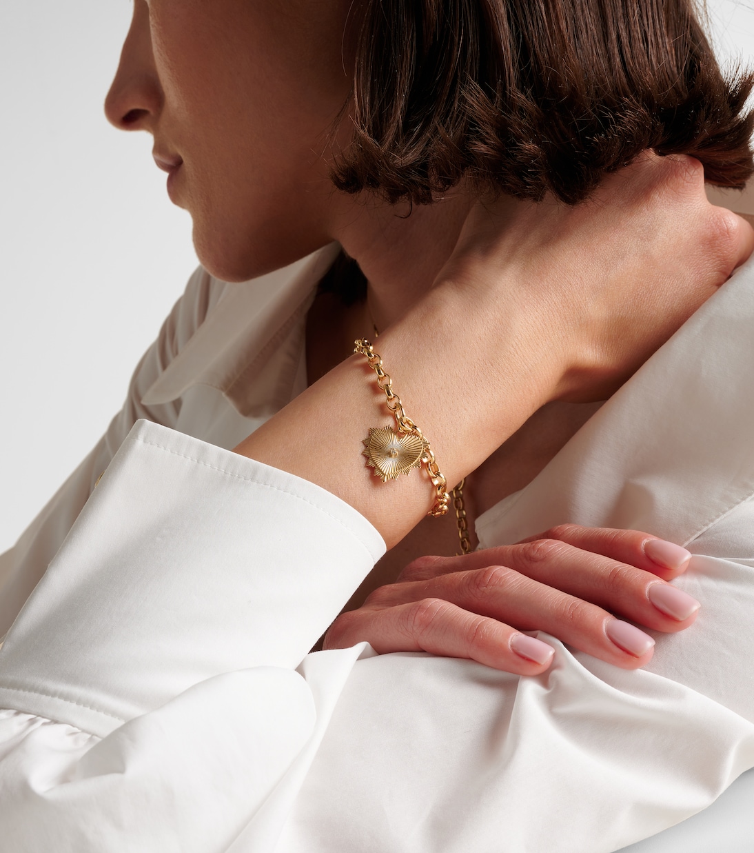 Bracciale in oro 18kt con cuore scintillante e diamanti, perfetto per i giovani