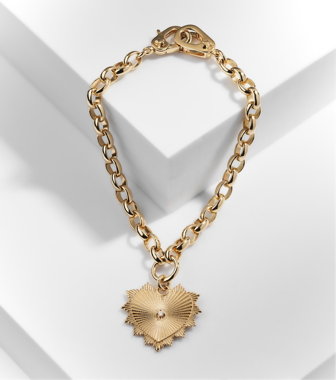 Bracciale in oro 18kt con cuore scintillante e diamanti, perfetto per i giovani