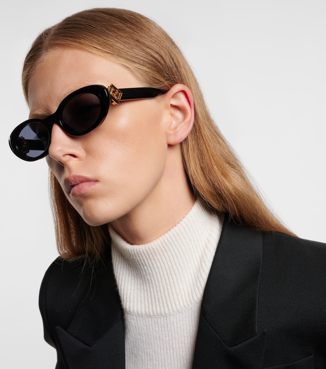 Occhiali da sole FENDI FF Diamonds: stile ovale per giovani trendsetter